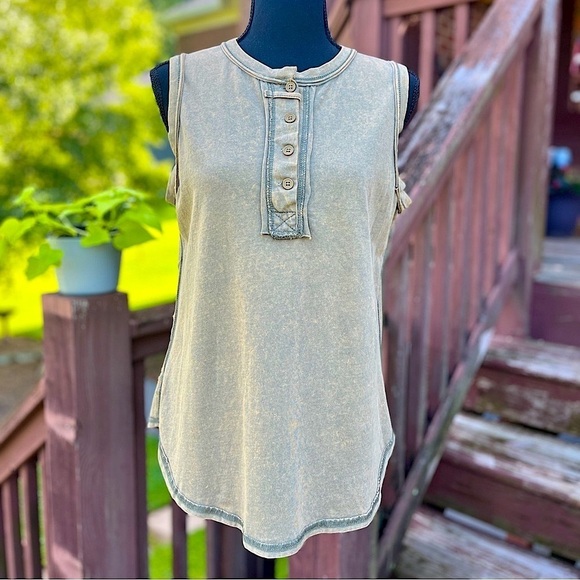 Tops - Acid Wash Sleeveless Henley Tank Top Green Yellow Medium